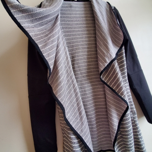 Vintage Anama Sweater with woven balck sleeves, large - Picture 3 of 8